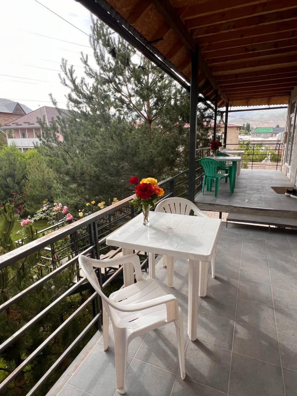 Podsolnukhi Guest House Cholpon-Ata Exterior foto